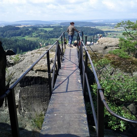 Lávka mezi věžemi Drábských světniček