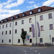 Ehemaliges Gebäude des Augustiner-Chorherrenstifts St. Andreas und St. Mang, 1803 säkularisiert, seit 1975 Fachakademie für katholische Kirchenmusik