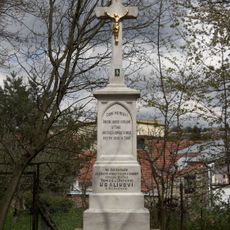 Wayside cross in Medlánky Castle park
