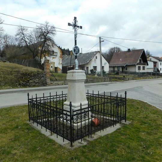 Kříž na křižovatce v Nové Vsi