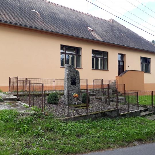 Pomník padlým v Hamru