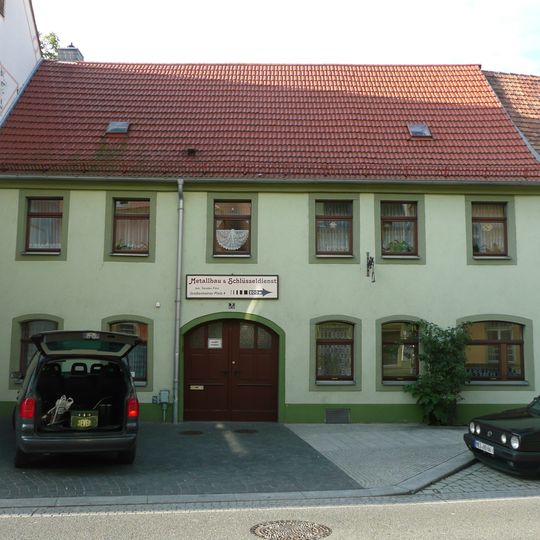 Wohnhaus in geschlossener Bebauung Großenhainer Straße 3
