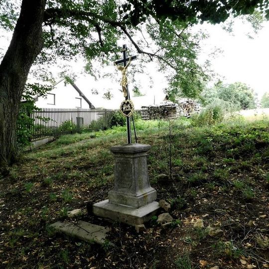 Kříž pod Šibeničním kopcem v Herálci