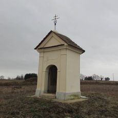 Kaplička u silnice mezi Žirovnicí a Strannou