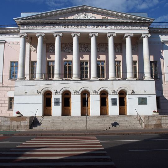 Главный корпус с интерьерами