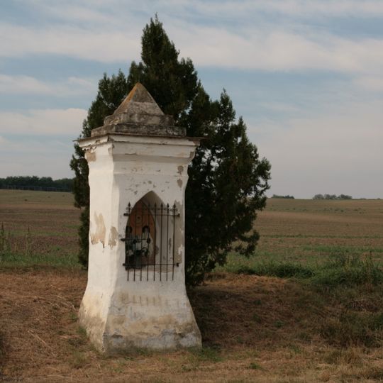 Výklenková kaplička - gotizující poklona