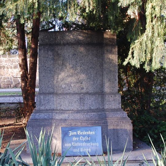 Friede durch Waffen geschützt