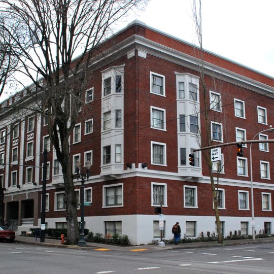 Campbell Court Hotel