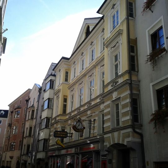 Ehem.Theresianische Normalschule mit Kapelle