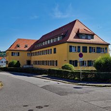 Detached tenement building over L-shaped ground plan (see also No. 49 and 51) Götzingerstraße 36; 38; 40
