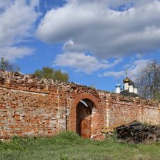 Стены с двумя воротами (Лукьянцево (Лукианова пустынь))