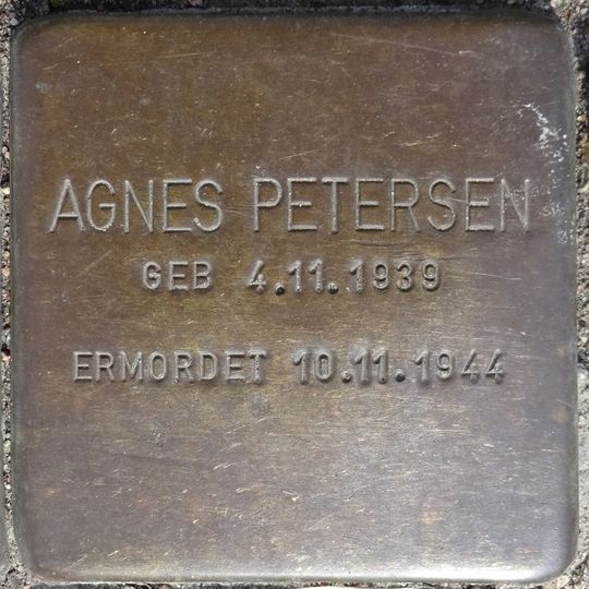 Stolperstein en memoria de Agnes Petersen