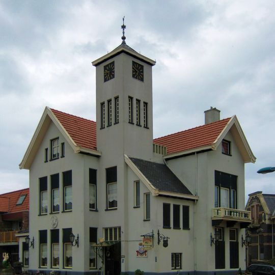 Gemeentehuis van Uithuizermeeden