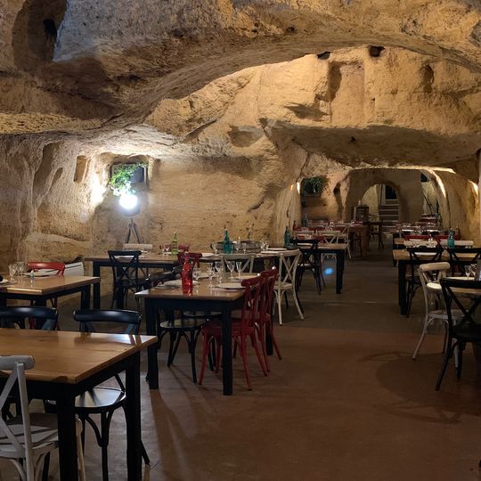 Le Caveau