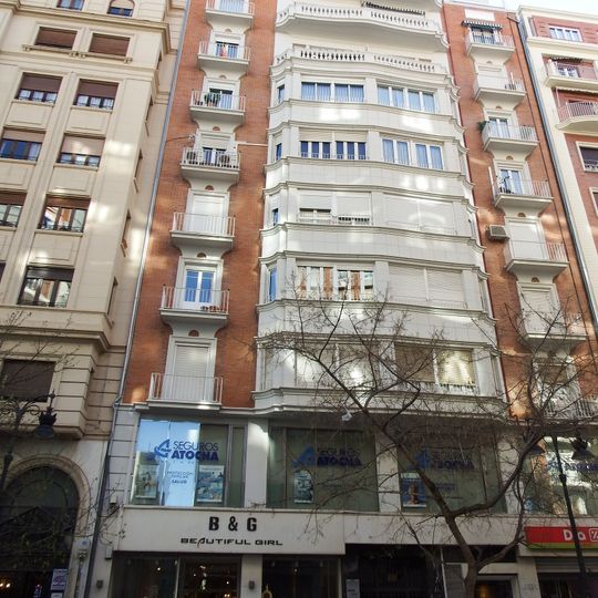 Edificio en Avenida del Oeste 19, Valencia
