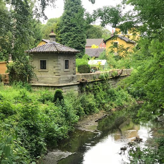 Garden House 75 Yards To South Of Number 5 Park Drive And Peacock Houses