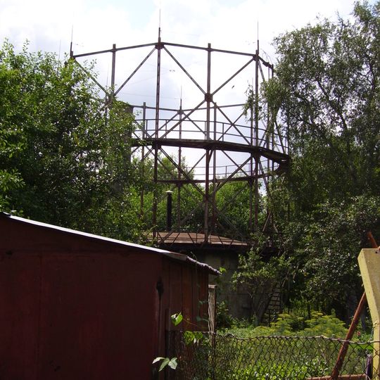 Zbiornik na gaz, ob. garaż