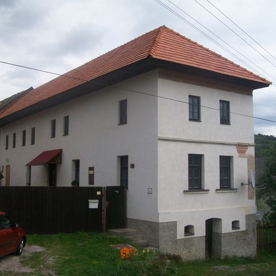 Usadlosť, dom ľudový II.