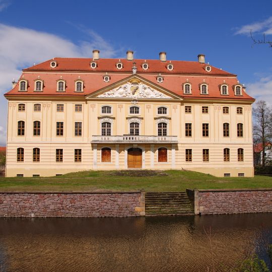 Schloss und Schlosspark Wachau Am Schloß 1