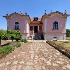 Casa da Vila de Maçãs de Dona Maria