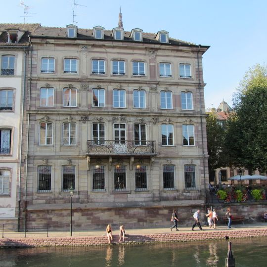 Hôtel au 4, place du Marché-aux-Poissons à Strasbourg