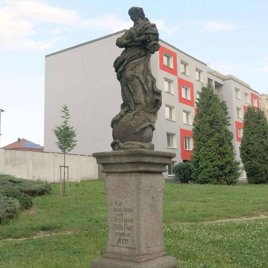 Socha Panny Marie v Jiráskově ulici v Klatovech