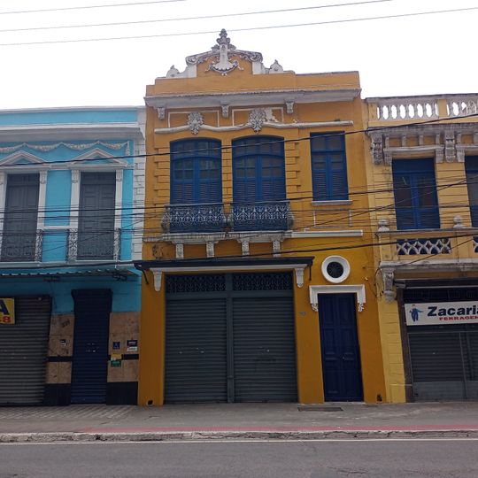 House at Avenida Presidente Florentino Avidos, nº 335