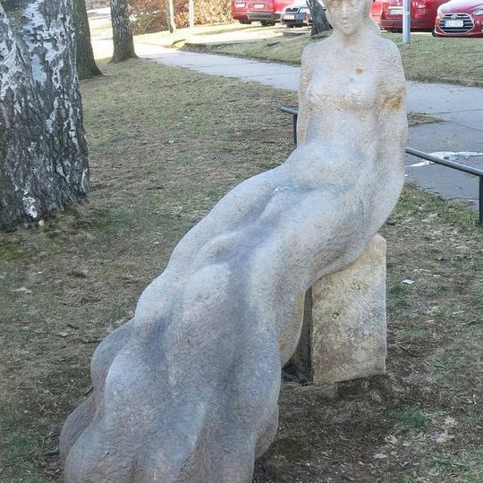 Socha Voda před domem Aloisina výšina 54