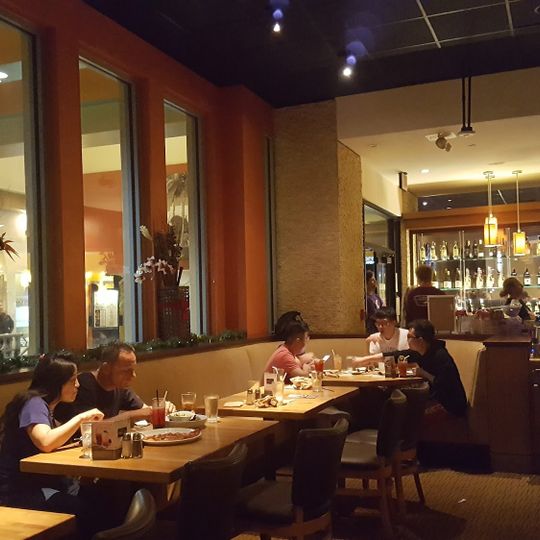 California Pizza Kitchen at Center of Waikiki