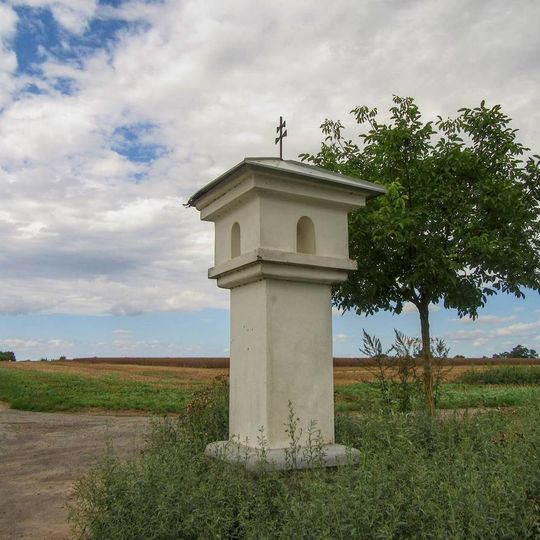 Boží muka v Nemilanech u polní cesty