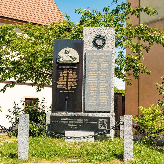Pomník obětem války v Luži