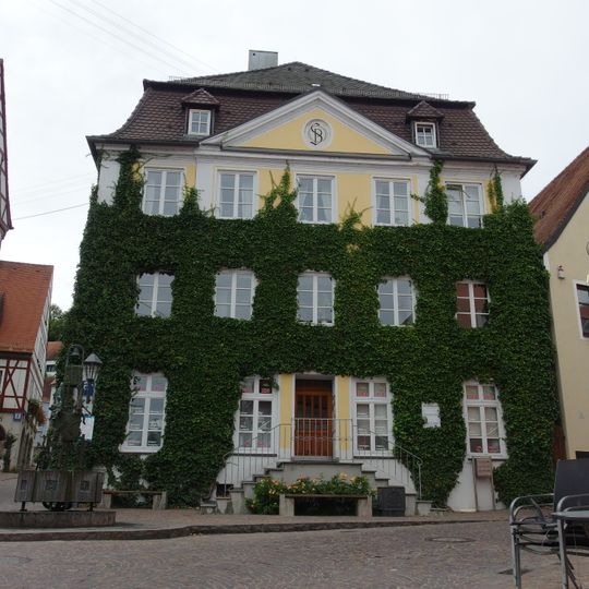 Wohn- und Geschäftshaus