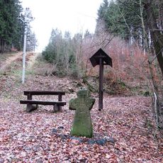 Smírčí kříž jižně od Svojnova u silnice