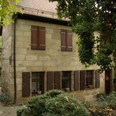 Bürgerhaus, Polizeimauer