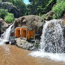 Kallathigiri Falls