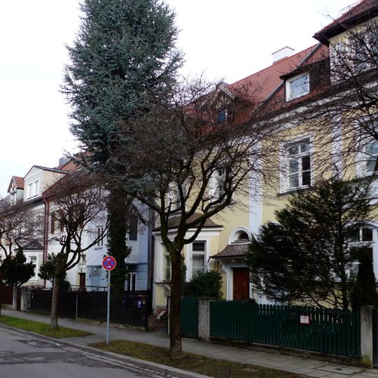 Reihenhausgruppe Kratzerstraße 26–30 und 34–40