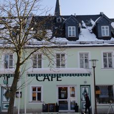 Wohn- und Geschäftshaus