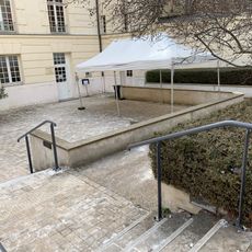 Parvis Roger-Belbéoch