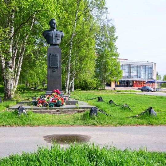 Бюст дважды Героя Советского Союза А.О. Шабалина