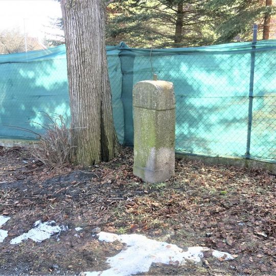 Kříž naproti domu 119 ve Filipově