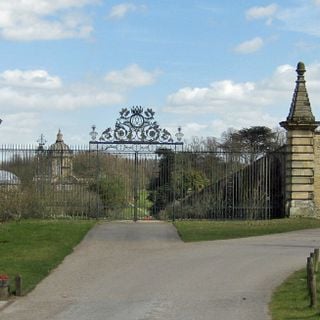 Victoria Gate And Railings And Pier To North