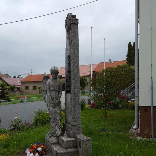 Pomník padlým v Bzové