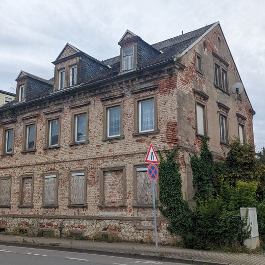 Wohnhaus in offener Bebauung in Ecklage Grenzstraße 7