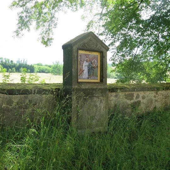 Kaplička Křížové cesty-V u kostela ve Starých Křečanech