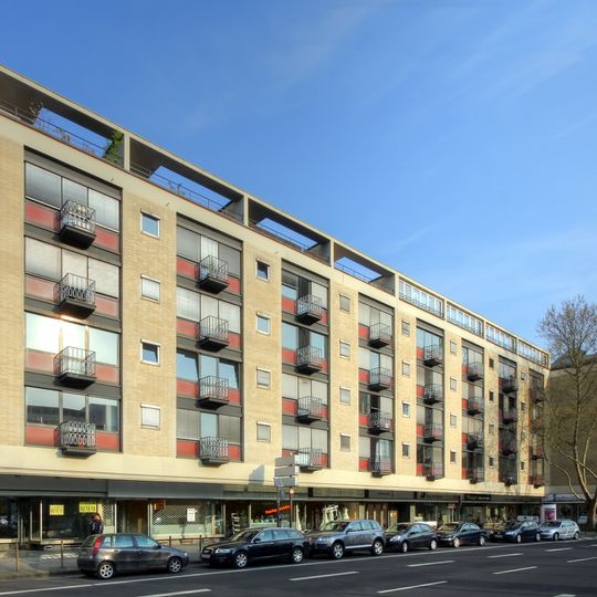 Wohn‐ und Geschäftshaus Offenbachplatz 3