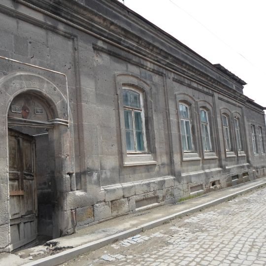 Vardan Ajemian 3, Gyumri