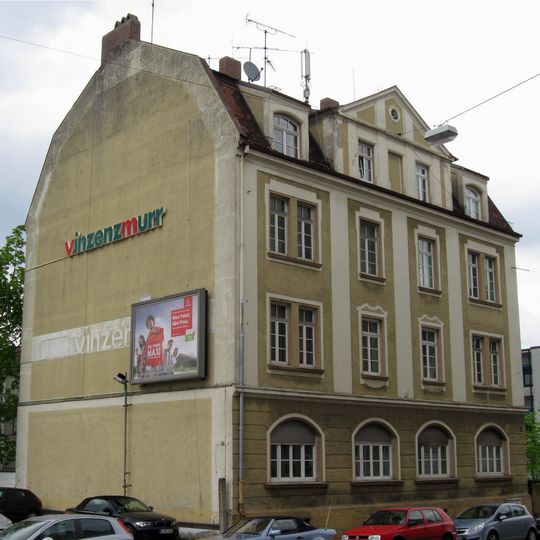 Freistehendes Mietshaus