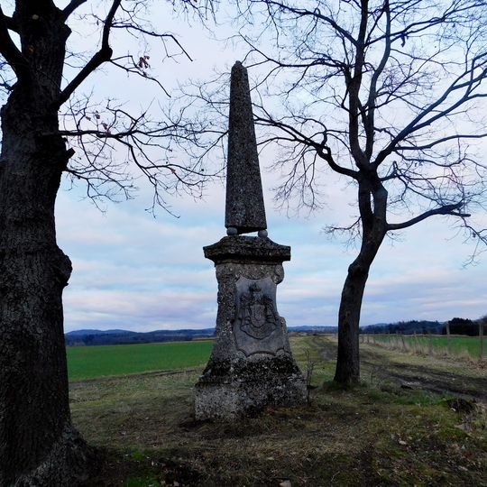 Obelisk u Konopišťské obory jižně od Žabovřesk