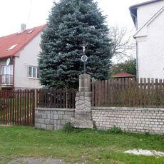 Kříž v Oselcích u silnice