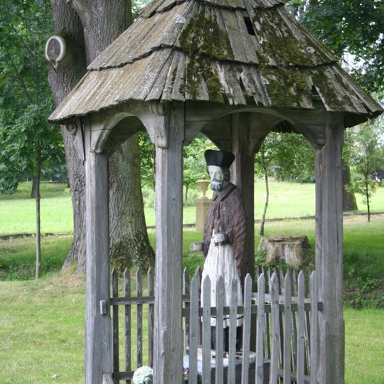 Kapliczka z figurą św. Jana Nepomucena w Czudcu